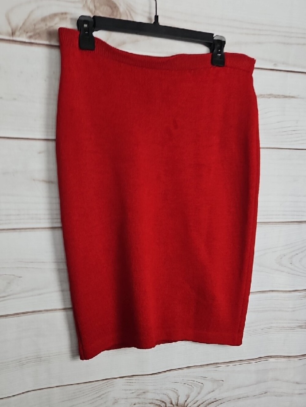 St. John Evening by Marie Gray Vintage Red Knit Pencil Skirt | Size 6 - Picture 4 of 13